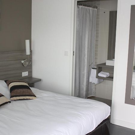 Airport-Hotel Mauregard Bagian luar foto